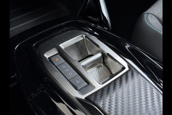 Peugeot e-2008 EV Allure 50kWh SOH 97% Two Tone 3D-Navi Stoelverwarming Apple Carplay Android Auto Ecc Cruise Control Regen-Lichtsensor Privacy Glas Keyless Connected-Apps DAB Bluetooth Led Lane Assist Isofix Dealeronderhouden 1e Eigenaar Origineel Nederlandse Auto