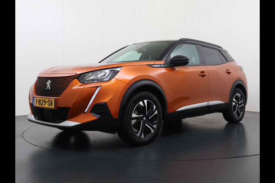 Peugeot e-2008 EV Allure 50kWh SOH 97% Two Tone 3D-Navi Stoelverwarming Apple Carplay Android Auto Ecc Cruise Control Regen-Lichtsensor Privacy Glas Keyless Connected-Apps DAB Bluetooth Led Lane Assist Isofix Dealeronderhouden 1e Eigenaar Origineel Nederlandse Auto