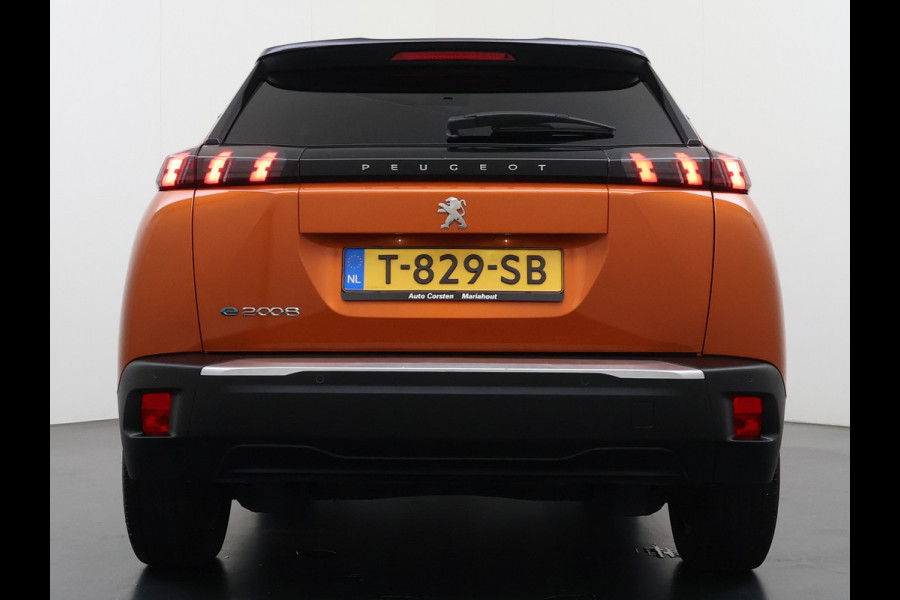 Peugeot e-2008 EV Allure 50kWh SOH 97% Two Tone 3D-Navi Stoelverwarming Apple Carplay Android Auto Ecc Cruise Control Regen-Lichtsensor Privacy Glas Keyless Connected-Apps DAB Bluetooth Led Lane Assist Isofix Dealeronderhouden 1e Eigenaar Origineel Nederlandse Auto