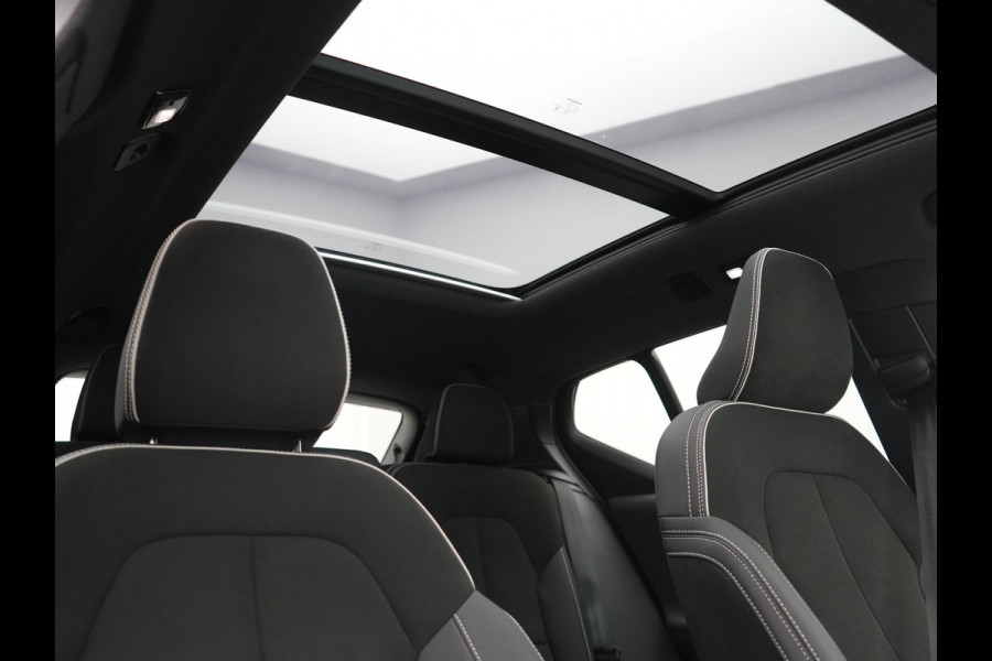 Volvo XC40 Recharge Ultimate 70 kWh 232pk Dealer O.H | Panodak | Adaptive Cruise | Harman / Kardon | 360 Camera | Alcantara Sportstoelen Memory & Verwarmd | Apple Carplay | Keyless | Stuurverwarming | BLIS | Google Assistant & Maps | Virtual | Navigatie | DAB | 20"L.M | Plug In Hybrid |