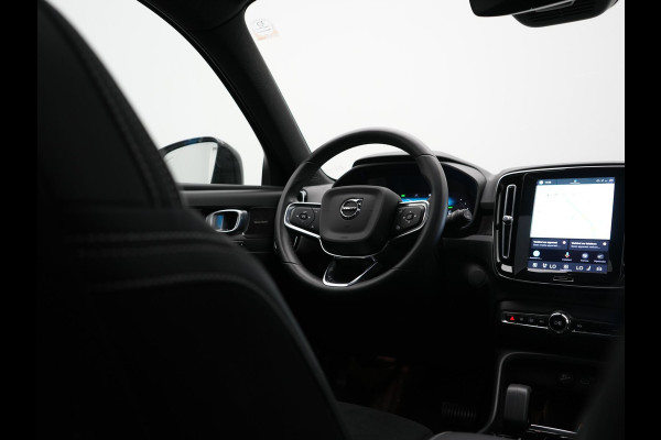 Volvo XC40 Recharge Ultimate 70 kWh 232pk Dealer O.H | Panodak | Adaptive Cruise | Harman / Kardon | 360 Camera | Alcantara Sportstoelen Memory & Verwarmd | Apple Carplay | Keyless | Stuurverwarming | BLIS | Google Assistant & Maps | Virtual | Navigatie | DAB | 20"L.M | Plug In Hybrid |
