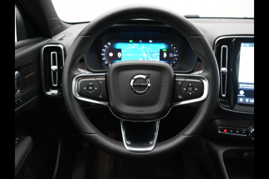 Volvo XC40 Recharge Ultimate 70 kWh 232pk Dealer O.H | Panodak | Adaptive Cruise | Harman / Kardon | 360 Camera | Alcantara Sportstoelen Memory & Verwarmd | Apple Carplay | Keyless | Stuurverwarming | BLIS | Google Assistant & Maps | Virtual | Navigatie | DAB | 20"L.M | Plug In Hybrid |