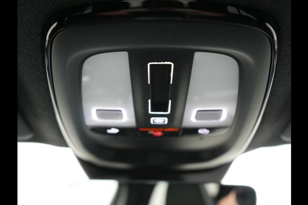 Volvo XC40 Recharge Ultimate 70 kWh 232pk Dealer O.H | Panodak | Adaptive Cruise | Harman / Kardon | 360 Camera | Alcantara Sportstoelen Memory & Verwarmd | Apple Carplay | Keyless | Stuurverwarming | BLIS | Google Assistant & Maps | Virtual | Navigatie | DAB | 20"L.M | Plug In Hybrid |