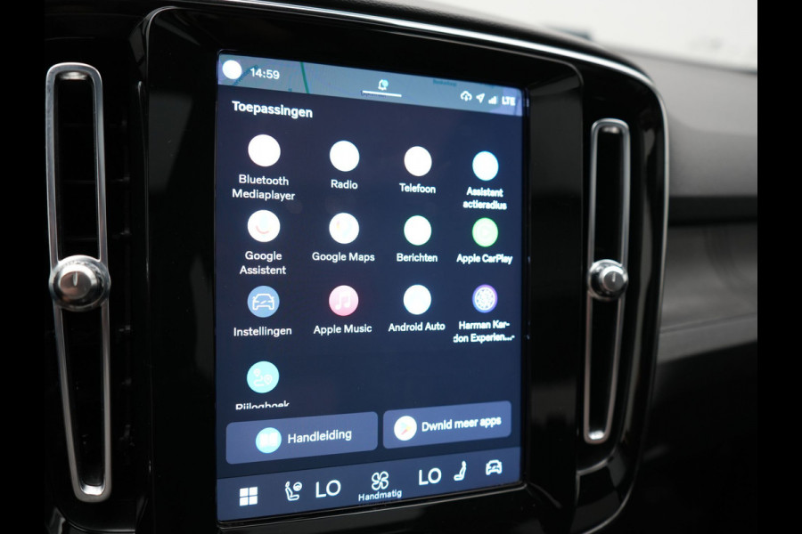 Volvo XC40 Recharge Ultimate 70 kWh 232pk Dealer O.H | Panodak | Adaptive Cruise | Harman / Kardon | 360 Camera | Alcantara Sportstoelen Memory & Verwarmd | Apple Carplay | Keyless | Stuurverwarming | BLIS | Google Assistant & Maps | Virtual | Navigatie | DAB | 20"L.M | Plug In Hybrid |