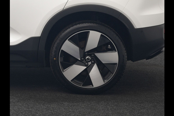 Volvo XC40 Recharge Ultimate 70 kWh 232pk Dealer O.H | Panodak | Adaptive Cruise | Harman / Kardon | 360 Camera | Alcantara Sportstoelen Memory & Verwarmd | Apple Carplay | Keyless | Stuurverwarming | BLIS | Google Assistant & Maps | Virtual | Navigatie | DAB | 20"L.M | Plug In Hybrid |