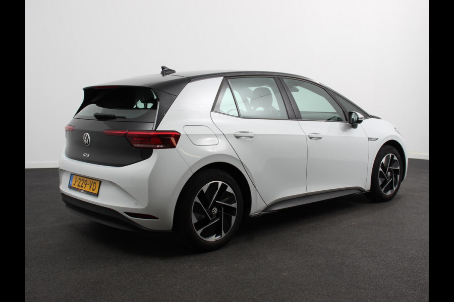 Volkswagen ID.3 First 58 kWh SOH 86% Navigatie Apple Carplay/Android Auto Adaptive Cruise Control Parkeersensoren Stoel- en stuurverwarming Lichtmetalen velgen Climate Control