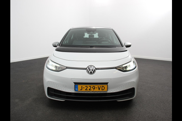 Volkswagen ID.3 First 58 kWh SOH 86% Navigatie Apple Carplay/Android Auto Adaptive Cruise Control Parkeersensoren Stoel- en stuurverwarming Lichtmetalen velgen Climate Control