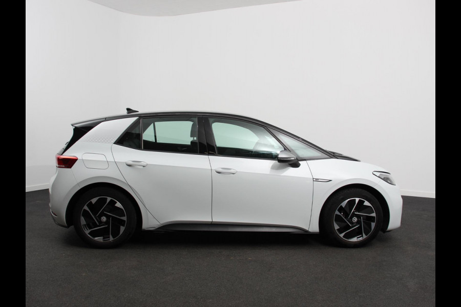 Volkswagen ID.3 First 58 kWh SOH 86% Navigatie Apple Carplay/Android Auto Adaptive Cruise Control Parkeersensoren Stoel- en stuurverwarming Lichtmetalen velgen Climate Control