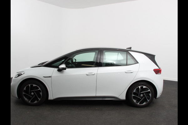 Volkswagen ID.3 First 58 kWh SOH 86% Navigatie Apple Carplay/Android Auto Adaptive Cruise Control Parkeersensoren Stoel- en stuurverwarming Lichtmetalen velgen Climate Control