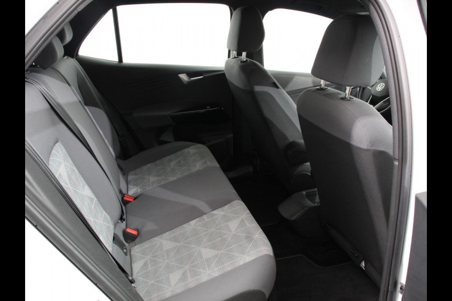 Volkswagen ID.3 First 58 kWh SOH 86% Navigatie Apple Carplay/Android Auto Adaptive Cruise Control Parkeersensoren Stoel- en stuurverwarming Lichtmetalen velgen Climate Control