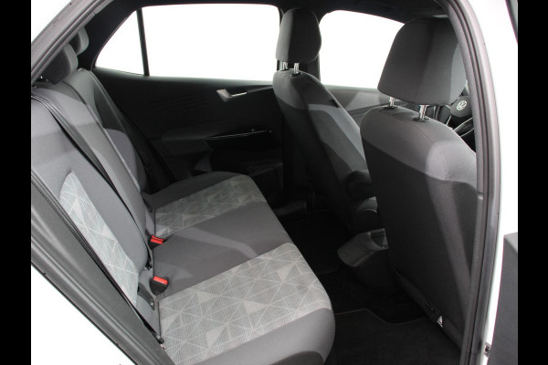 Volkswagen ID.3 First 58 kWh SOH 86% Navigatie Apple Carplay/Android Auto Adaptive Cruise Control Parkeersensoren Stoel- en stuurverwarming Lichtmetalen velgen Climate Control