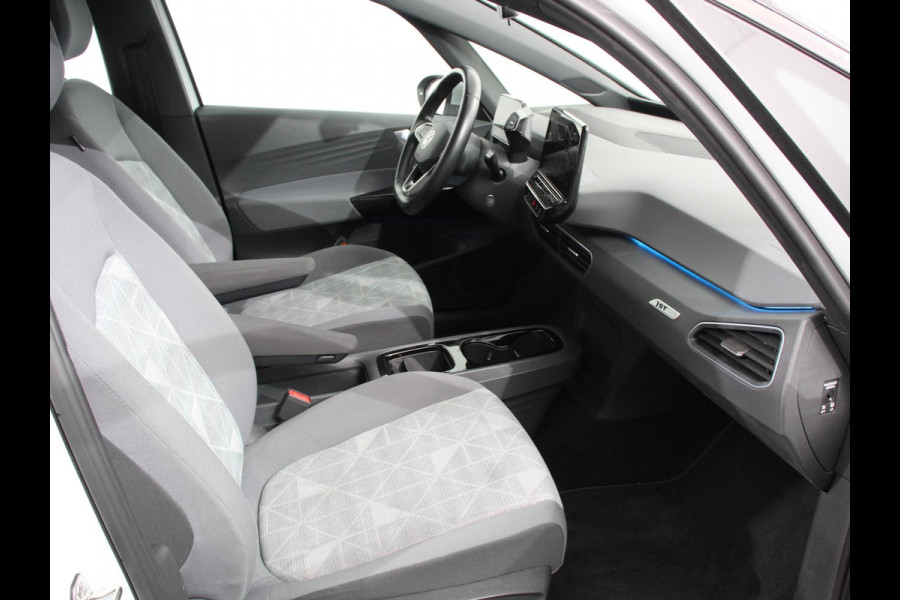 Volkswagen ID.3 First 58 kWh SOH 86% Navigatie Apple Carplay/Android Auto Adaptive Cruise Control Parkeersensoren Stoel- en stuurverwarming Lichtmetalen velgen Climate Control