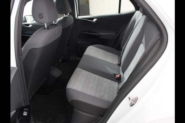 Volkswagen ID.3 First 58 kWh SOH 86% Navigatie Apple Carplay/Android Auto Adaptive Cruise Control Parkeersensoren Stoel- en stuurverwarming Lichtmetalen velgen Climate Control