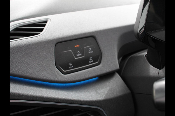 Volkswagen ID.3 First 58 kWh SOH 86% Navigatie Apple Carplay/Android Auto Adaptive Cruise Control Parkeersensoren Stoel- en stuurverwarming Lichtmetalen velgen Climate Control