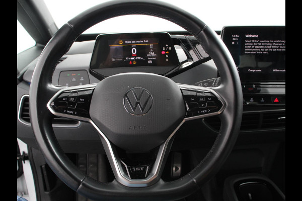 Volkswagen ID.3 First 58 kWh SOH 86% Navigatie Apple Carplay/Android Auto Adaptive Cruise Control Parkeersensoren Stoel- en stuurverwarming Lichtmetalen velgen Climate Control