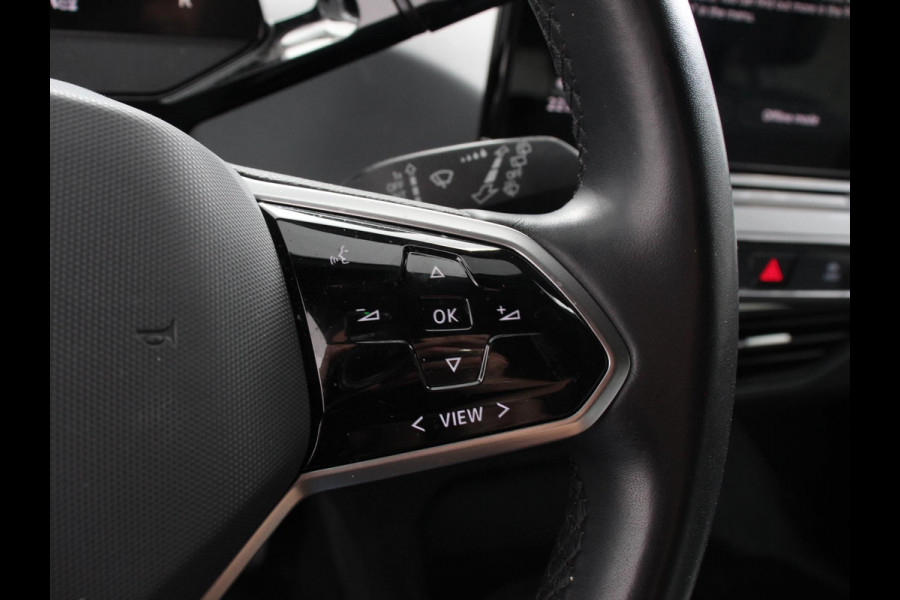 Volkswagen ID.3 First 58 kWh SOH 86% Navigatie Apple Carplay/Android Auto Adaptive Cruise Control Parkeersensoren Stoel- en stuurverwarming Lichtmetalen velgen Climate Control
