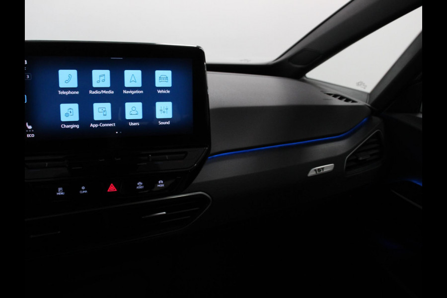 Volkswagen ID.3 First 58 kWh SOH 86% Navigatie Apple Carplay/Android Auto Adaptive Cruise Control Parkeersensoren Stoel- en stuurverwarming Lichtmetalen velgen Climate Control