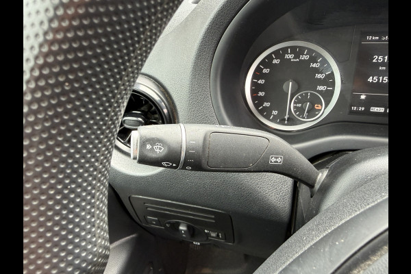 Mercedes-Benz eVito eVito 112 66kWh L2 280km WLTP 95,6% (SOH) 80KW Snelladen Climate Control Apple Carplay Stoelverwarming