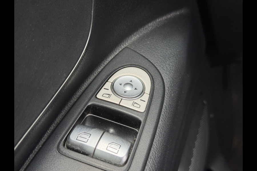 Mercedes-Benz eVito eVito 112 66kWh L2 280km WLTP 95,6% (SOH) 80KW Snelladen Climate Control Apple Carplay Stoelverwarming