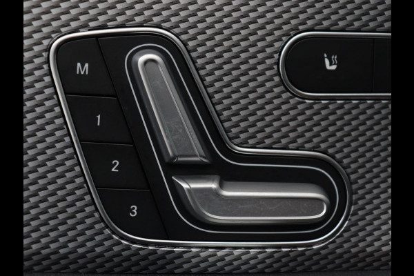 Mercedes-Benz A-Klasse 200 Business Solution Luxury | Trekhaak | Panoramadak | Leder | Memory | Sfeerverlichting | Full LED | Stoelverwarming | Camera | Park assist | Cruise control |