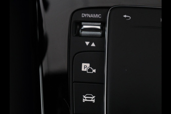 Mercedes-Benz A-Klasse 200 Business Solution Luxury | Trekhaak | Panoramadak | Leder | Memory | Sfeerverlichting | Full LED | Stoelverwarming | Camera | Park assist | Cruise control |