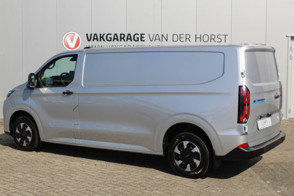 Ford E-Transit Custom 340 L2H1 Trend 71 kWh ELEKTRISCH ! Carplay, Camera, Cruise Contole, Winter pakket Stoel Stuur en Voorruit verwarming, Van € 46.340,- nu voor € 37.950,-