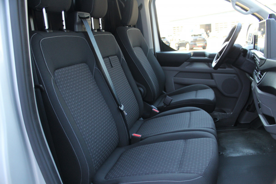 Ford E-Transit Custom 340 L2H1 Trend 71 kWh ELEKTRISCH ! Carplay, Camera, Cruise Contole, Winter pakket Stoel Stuur en Voorruit verwarming, Van € 46.340,- nu voor € 37.950,-