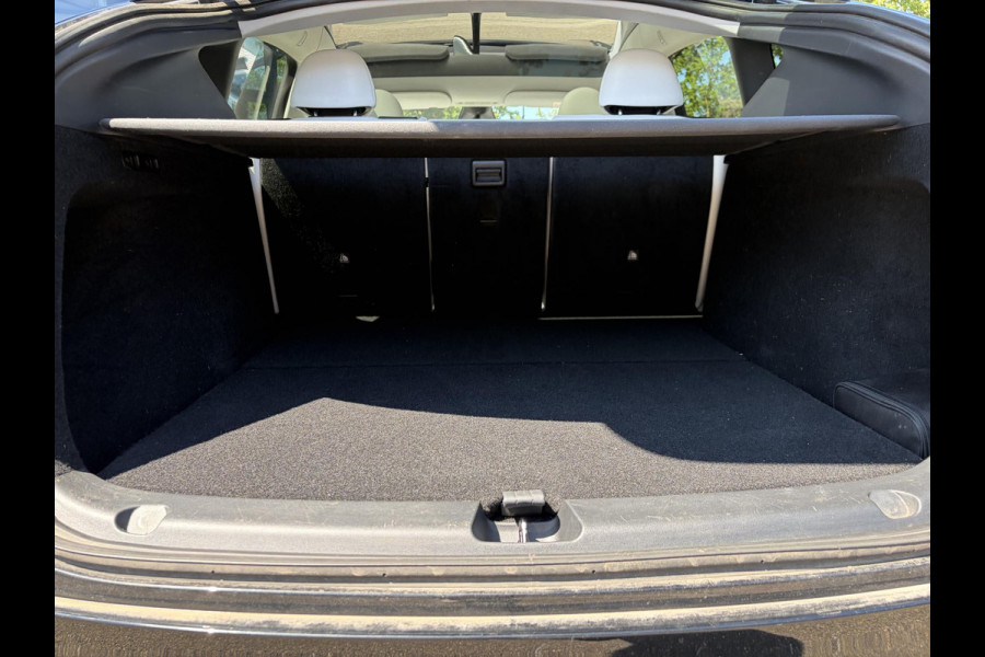 Tesla Model Y Long Range AWD 75 kWh SOH 98% | 20 INCH | TESLA FABRIEKSGARANTIE T/M 03-2028 OF 80.000 KM | TESLA FABRIEKSGARANTIE HOOGVOLTACCU & AANDRIJFLIJN T/M 03-2032 OF 192.000 KM |