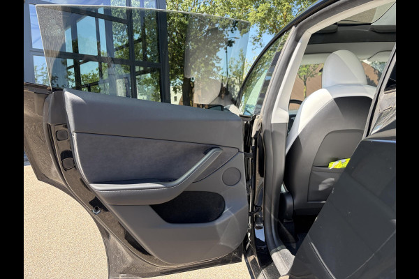 Tesla Model Y Long Range AWD 75 kWh SOH 98% | 20 INCH | TESLA FABRIEKSGARANTIE T/M 03-2028 OF 80.000 KM | TESLA FABRIEKSGARANTIE HOOGVOLTACCU & AANDRIJFLIJN T/M 03-2032 OF 192.000 KM |