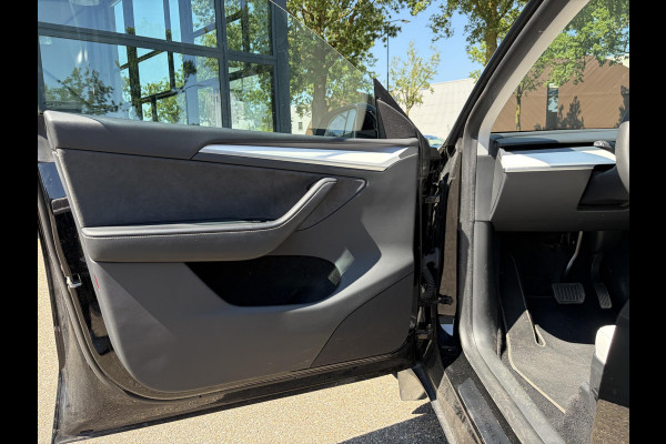 Tesla Model Y Long Range AWD 75 kWh SOH 98% | 20 INCH | TESLA FABRIEKSGARANTIE T/M 03-2028 OF 80.000 KM | TESLA FABRIEKSGARANTIE HOOGVOLTACCU & AANDRIJFLIJN T/M 03-2032 OF 192.000 KM |
