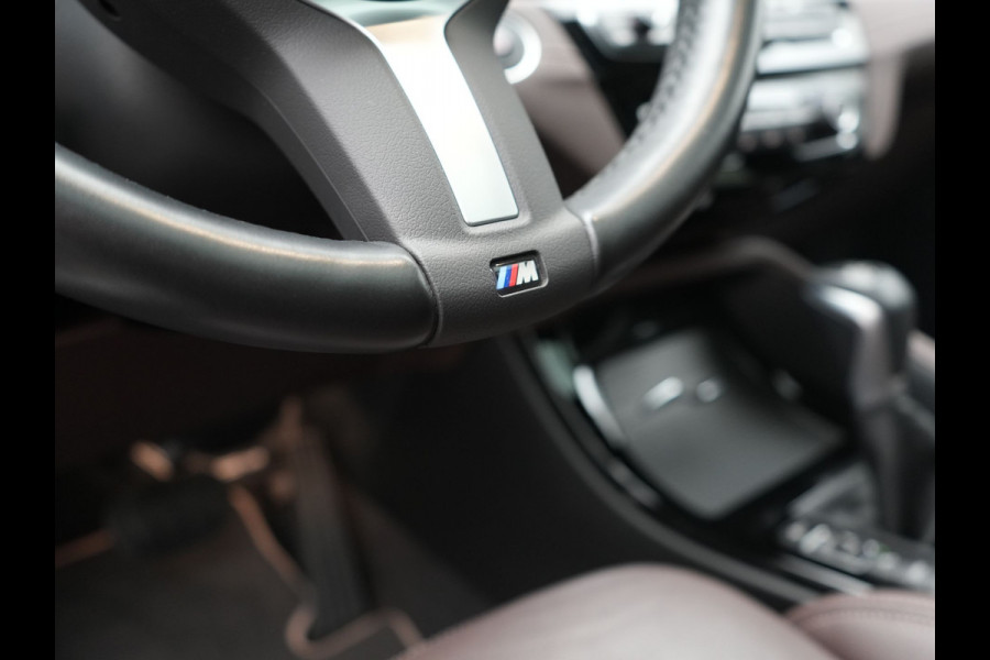 BMW X1 xDrive25e xLine PHEV 221pk Dealer O.H | Panodak | Adaptive Cruise | Camera | Head Up | Lederen Sportstoelen Memory & Verwarmd | Hifi Audio | Lane Assist | Sfeerverlichting | Navigatie | DAB | 18"L.M | Plug In Hybrid |