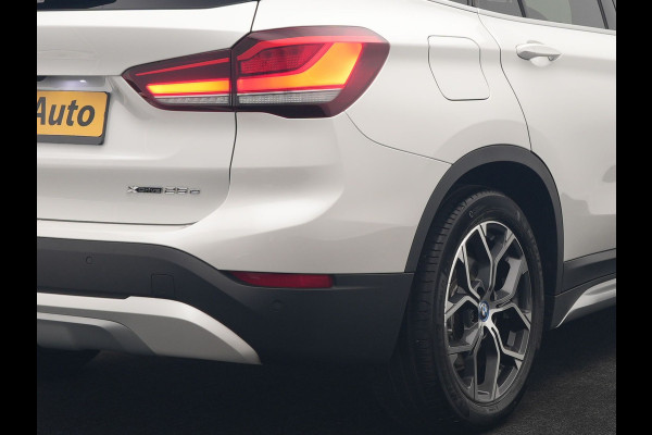 BMW X1 xDrive25e xLine PHEV 221pk Dealer O.H | Panodak | Adaptive Cruise | Camera | Head Up | Lederen Sportstoelen Memory & Verwarmd | Hifi Audio | Lane Assist | Sfeerverlichting | Navigatie | DAB | 18"L.M | Plug In Hybrid |