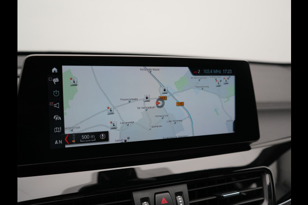 BMW X1 xDrive25e xLine PHEV 221pk Dealer O.H | Panodak | Adaptive Cruise | Camera | Head Up | Lederen Sportstoelen Memory & Verwarmd | Hifi Audio | Lane Assist | Sfeerverlichting | Navigatie | DAB | 18"L.M | Plug In Hybrid |