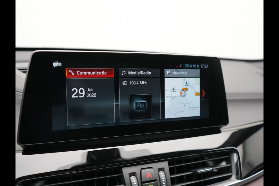 BMW X1 xDrive25e xLine PHEV 221pk Dealer O.H | Panodak | Adaptive Cruise | Camera | Head Up | Lederen Sportstoelen Memory & Verwarmd | Hifi Audio | Lane Assist | Sfeerverlichting | Navigatie | DAB | 18"L.M | Plug In Hybrid |