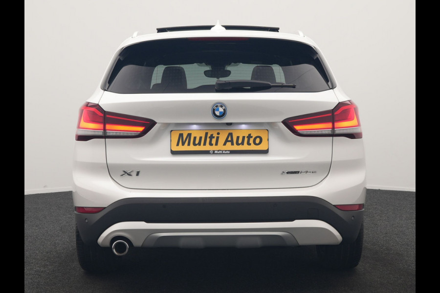 BMW X1 xDrive25e xLine PHEV 221pk Dealer O.H | Panodak | Adaptive Cruise | Camera | Head Up | Lederen Sportstoelen Memory & Verwarmd | Hifi Audio | Lane Assist | Sfeerverlichting | Navigatie | DAB | 18"L.M | Plug In Hybrid |