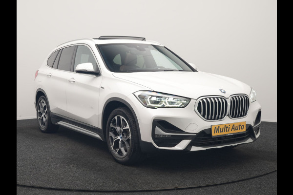 BMW X1 xDrive25e xLine PHEV 221pk Dealer O.H | Panodak | Adaptive Cruise | Camera | Head Up | Lederen Sportstoelen Memory & Verwarmd | Hifi Audio | Lane Assist | Sfeerverlichting | Navigatie | DAB | 18"L.M | Plug In Hybrid |