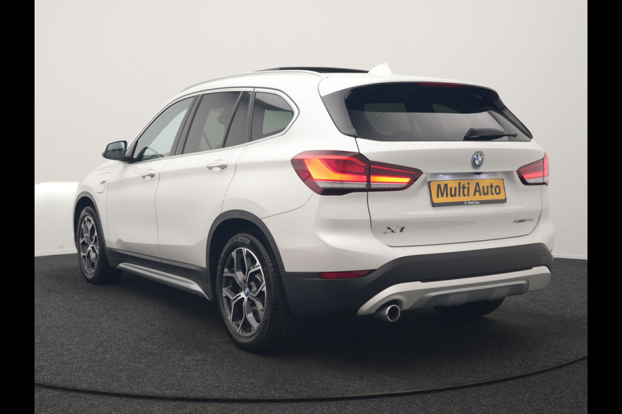 BMW X1 xDrive25e xLine PHEV 221pk Dealer O.H | Panodak | Adaptive Cruise | Camera | Head Up | Lederen Sportstoelen Memory & Verwarmd | Hifi Audio | Lane Assist | Sfeerverlichting | Navigatie | DAB | 18"L.M | Plug In Hybrid |