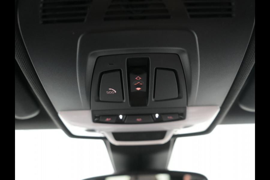 BMW X1 xDrive25e xLine PHEV 221pk Dealer O.H | Panodak | Adaptive Cruise | Camera | Head Up | Lederen Sportstoelen Memory & Verwarmd | Hifi Audio | Lane Assist | Sfeerverlichting | Navigatie | DAB | 18"L.M | Plug In Hybrid |