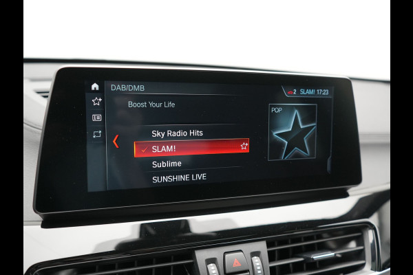 BMW X1 xDrive25e xLine PHEV 221pk Dealer O.H | Panodak | Adaptive Cruise | Camera | Head Up | Lederen Sportstoelen Memory & Verwarmd | Hifi Audio | Lane Assist | Sfeerverlichting | Navigatie | DAB | 18"L.M | Plug In Hybrid |