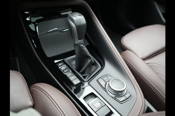 BMW X1 xDrive25e xLine PHEV 221pk Dealer O.H | Panodak | Adaptive Cruise | Camera | Head Up | Lederen Sportstoelen Memory & Verwarmd | Hifi Audio | Lane Assist | Sfeerverlichting | Navigatie | DAB | 18"L.M | Plug In Hybrid |