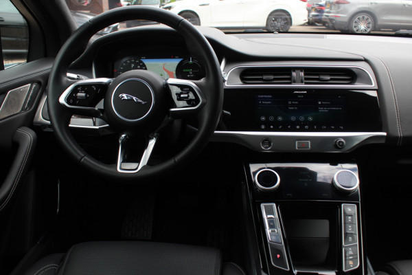 Jaguar I-PACE EV400 First Edition 90 kWh / Full option! / Trekhaak / Panoramadak / 360Camera / Head-up / 20'' / Luchtvering / Leder / Meridian / Stoel+Stuurverwarming / 4zone Airco / DAB / Dodehoek / ACC