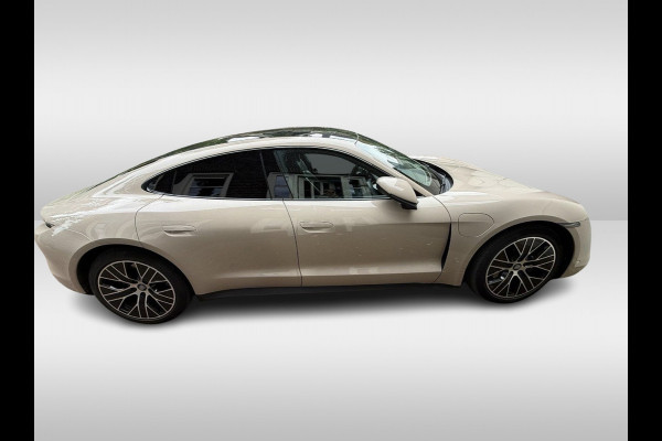 Porsche Taycan Performance 84 kWh / Panoramadak / Camera / Luchtvering / 20'' / Leder / CarPlay / Stoelverwarming / DAB / ACC