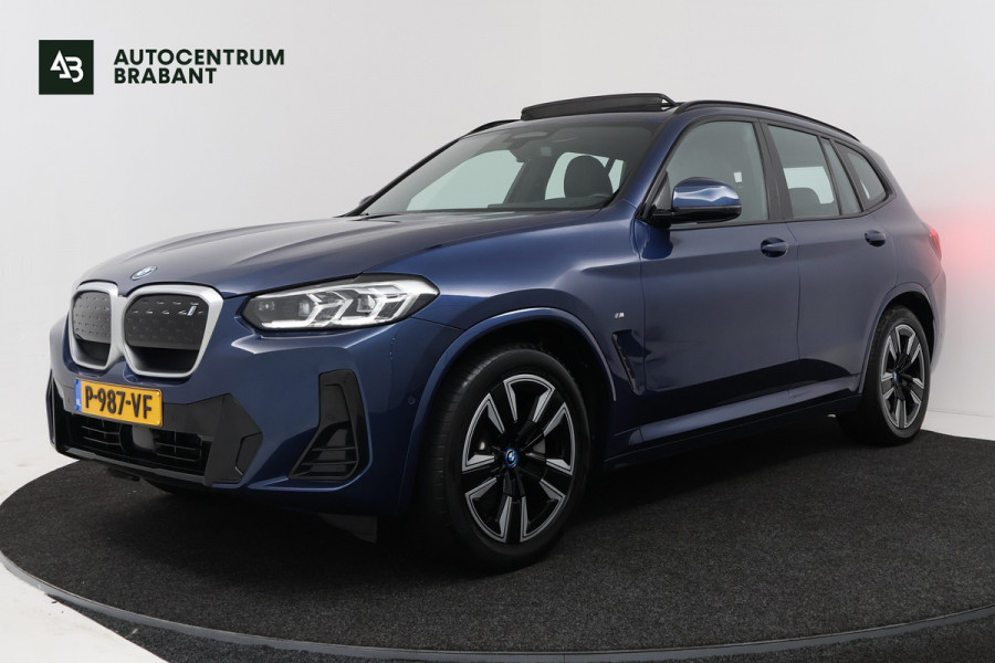 BMW iX3 Executive 80 kWh (PANORAMADAK, CAMERA, SFEERVERLICHTING, STOELVERWARMING, ELEKTR STOELEN, CRUISE ADAPTIEF)
