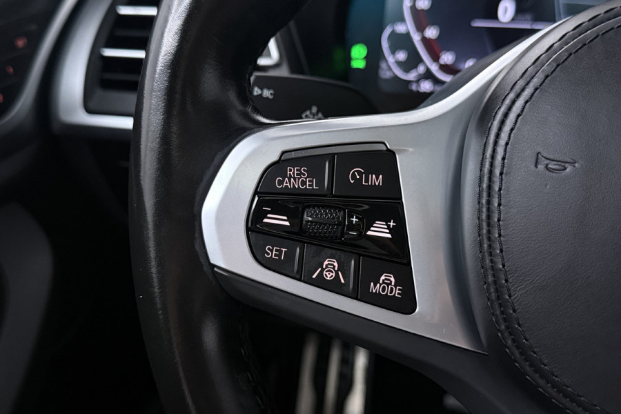 BMW iX3 Executive 80 kWh (PANORAMADAK, CAMERA, SFEERVERLICHTING, STOELVERWARMING, ELEKTR STOELEN, CRUISE ADAPTIEF)