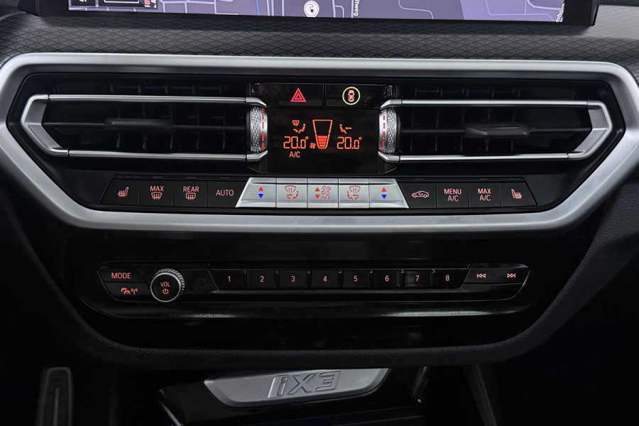 BMW iX3 Executive 80 kWh (PANORAMADAK, CAMERA, SFEERVERLICHTING, STOELVERWARMING, ELEKTR STOELEN, CRUISE ADAPTIEF)