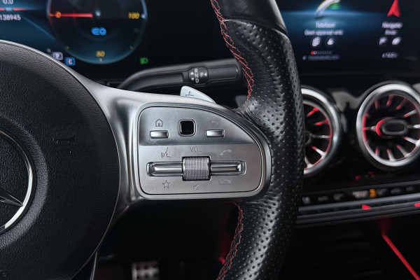 Mercedes-Benz EQA 250 Business Solution AMG 67 kWh (SFEERVERLICHTING, STOELVERWARMING, CAMERA, CRUISE CONTROL, NAVIGATIE)