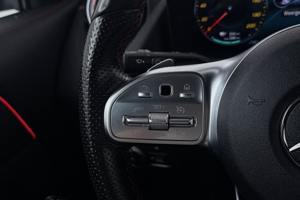 Mercedes-Benz EQA 250 Business Solution AMG 67 kWh (SFEERVERLICHTING, STOELVERWARMING, CAMERA, CRUISE CONTROL, NAVIGATIE)