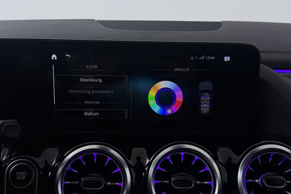 Mercedes-Benz EQA 250 Business Solution AMG 67 kWh (SFEERVERLICHTING, STOELVERWARMING, CAMERA, CRUISE CONTROL, NAVIGATIE)