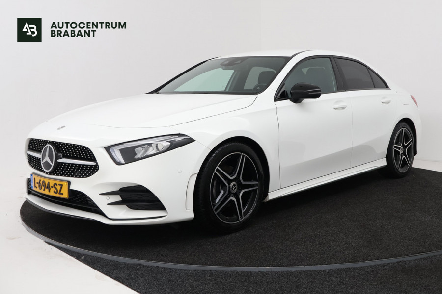 Mercedes-Benz A-Klasse 180 Business Solution AMG (STOELVERWARMING, SFEERVERLICHTING, CAMERA, NAVIGATIE, PARKEERSENSOREN)