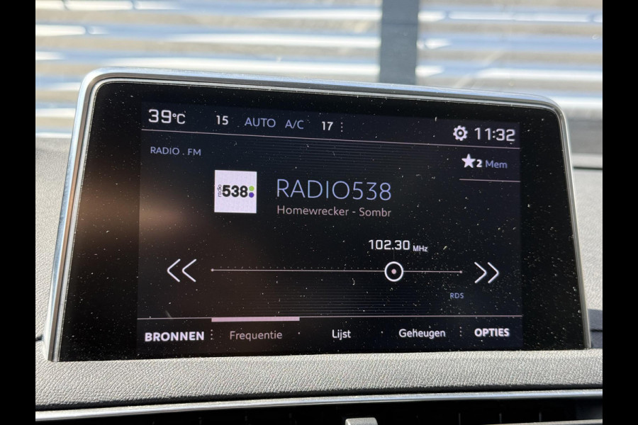 Peugeot 3008 1.2 PureTech Allure 2e Eigenaar|Schuifdak|Camera|Carplay|Clima|Trekhaak|i-Cockpit|Cruise|Elek Ramen|LM Velgen|PDC V+A|Stoelverwarming|Nieuwe APK bij aflevering